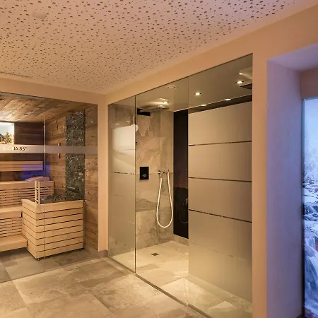 Alp Larain 4*