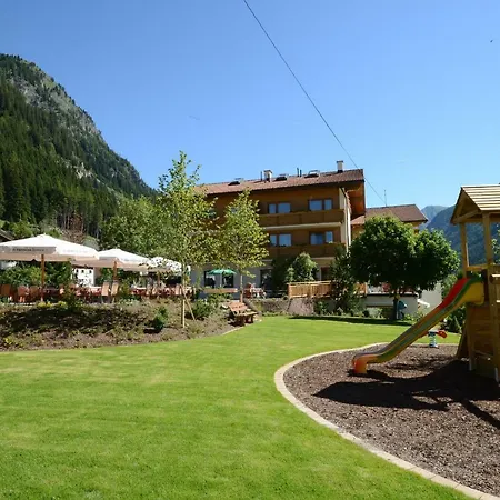 Alp Larain Nocleg ze śniadaniem 4*