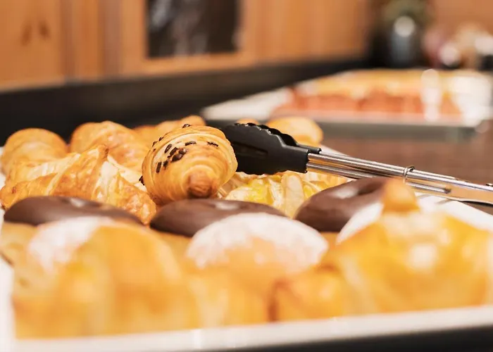 Alp Larain Nocleg ze śniadaniem 4*