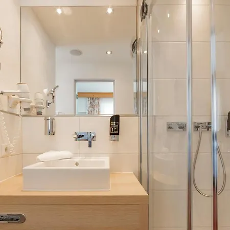 Alp Larain 4* 이스크글