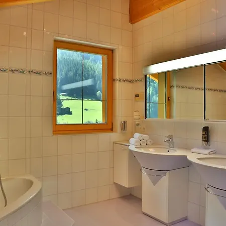 Alp Larain Bed & Breakfast *