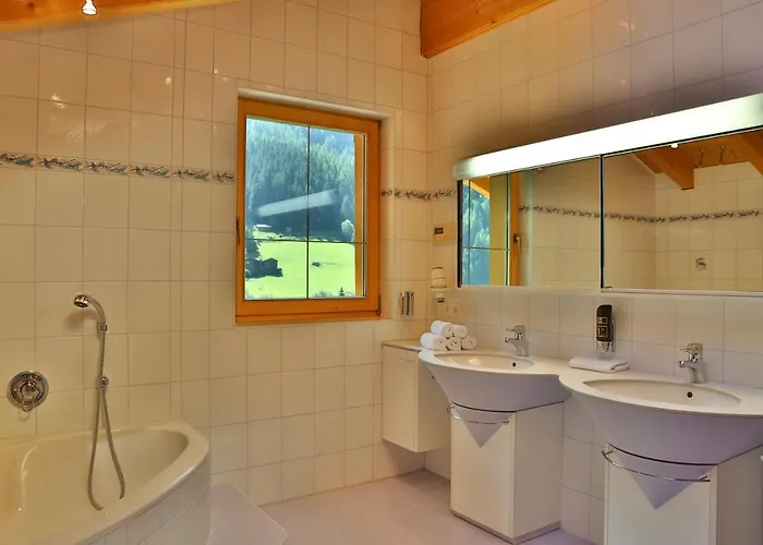 Alp Larain Bed & Breakfast 4*