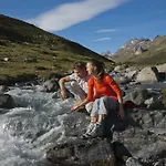 Nocleg ze śniadaniem Alp Larain 4*